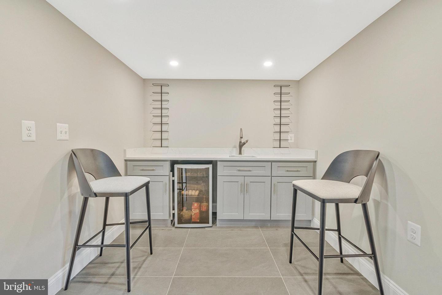 6280 DUNAWAY CT, MCLEAN, Virginia 22101, 5 Bedrooms Bedrooms, ,4 BathroomsBathrooms,Residential,For sale,6280 DUNAWAY CT,VAFX2260666 MLS # VAFX2260666