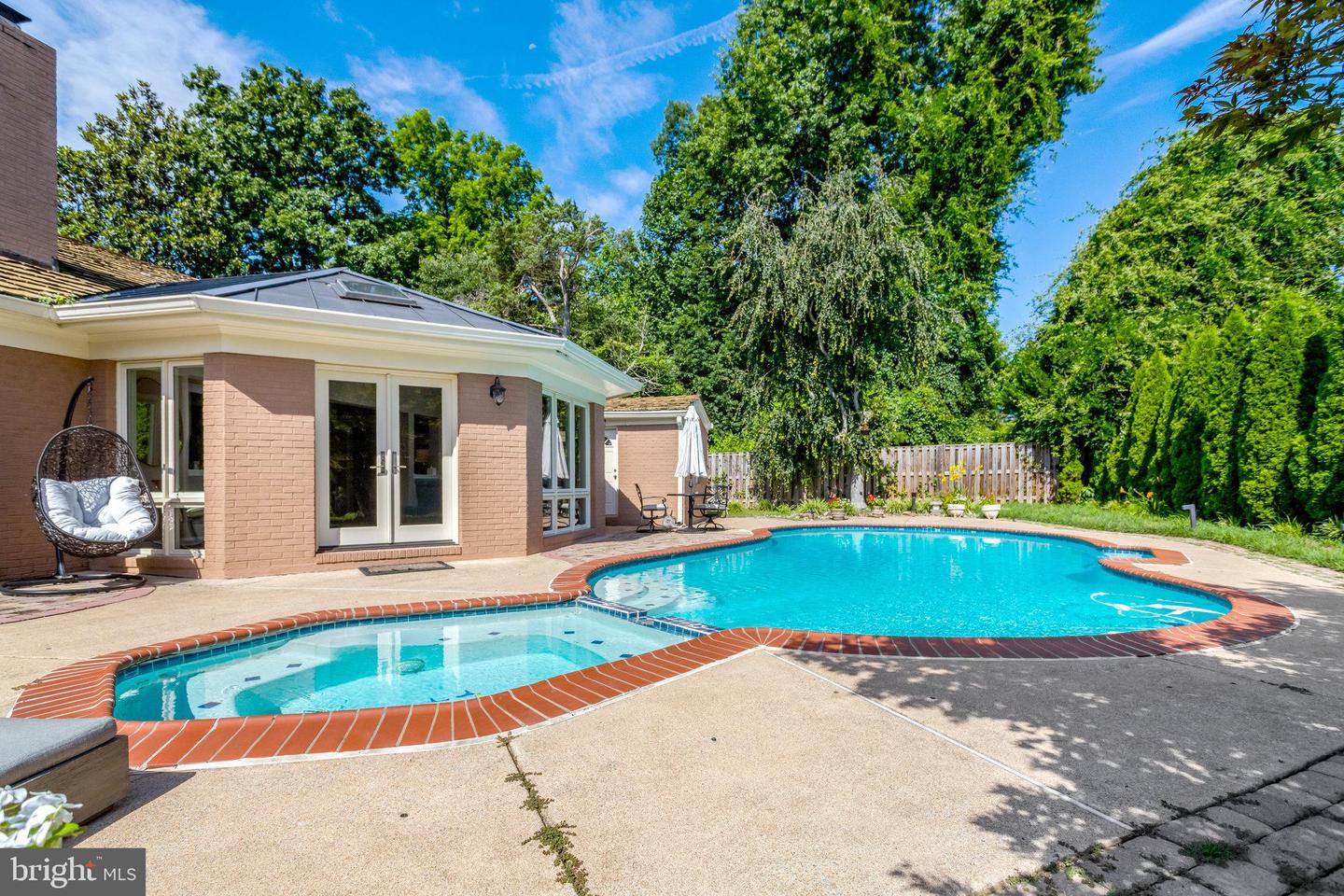 6280 DUNAWAY CT, MCLEAN, Virginia 22101, 5 Bedrooms Bedrooms, ,4 BathroomsBathrooms,Residential,For sale,6280 DUNAWAY CT,VAFX2260666 MLS # VAFX2260666