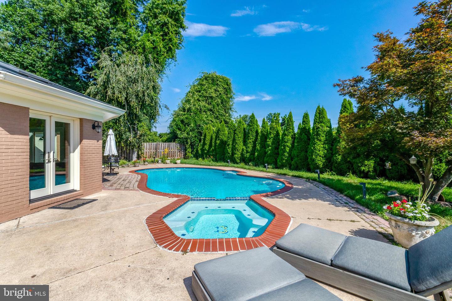 6280 DUNAWAY CT, MCLEAN, Virginia 22101, 5 Bedrooms Bedrooms, ,4 BathroomsBathrooms,Residential,For sale,6280 DUNAWAY CT,VAFX2260666 MLS # VAFX2260666