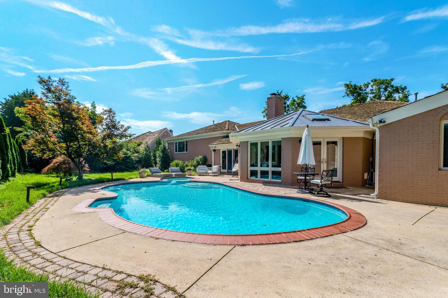 6280 DUNAWAY CT, MCLEAN, Virginia 22101, 5 Bedrooms Bedrooms, ,4 BathroomsBathrooms,Residential,For sale,6280 DUNAWAY CT,VAFX2260666 MLS # VAFX2260666