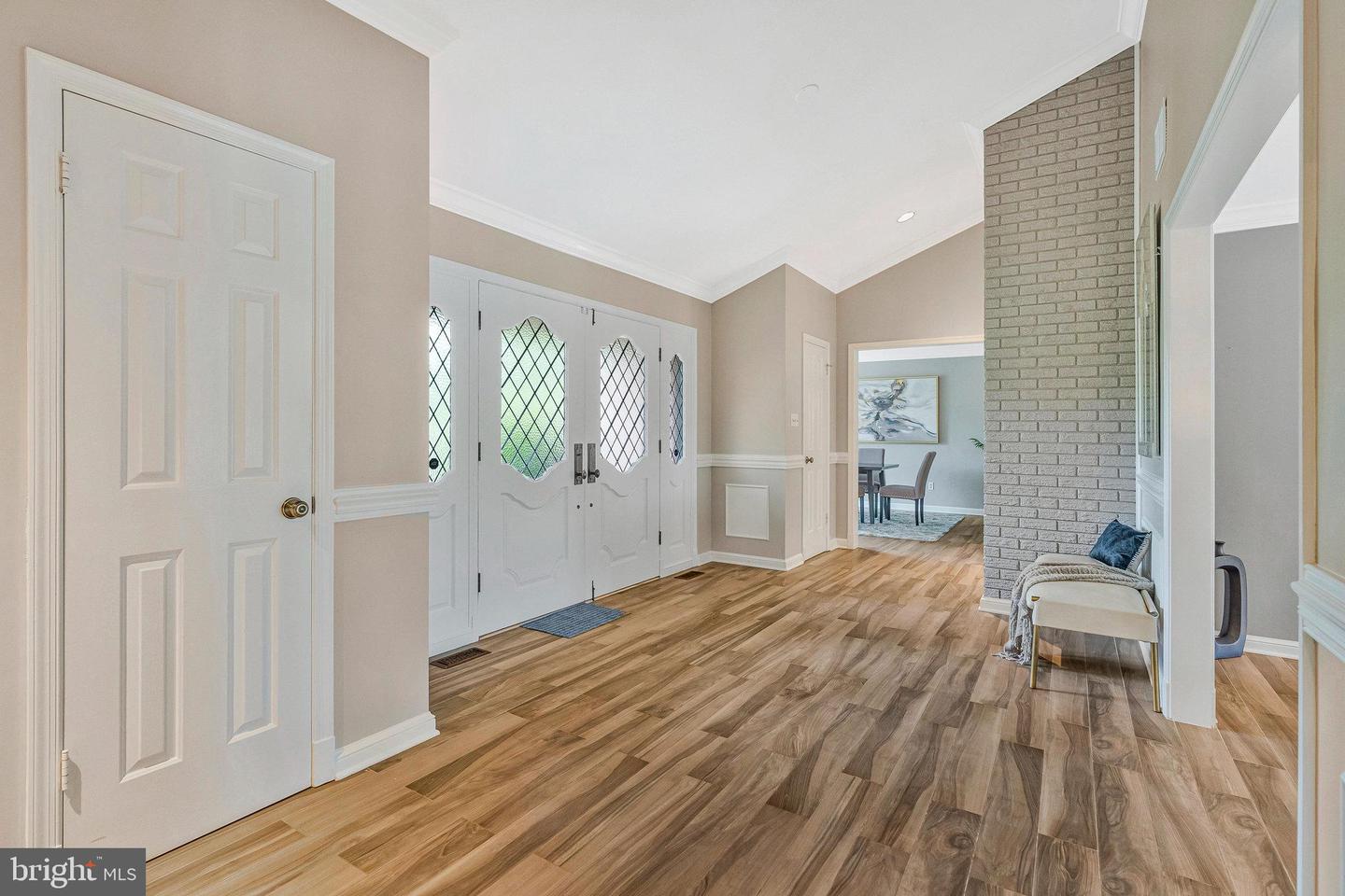 6280 DUNAWAY CT, MCLEAN, Virginia 22101, 5 Bedrooms Bedrooms, ,4 BathroomsBathrooms,Residential,For sale,6280 DUNAWAY CT,VAFX2260666 MLS # VAFX2260666