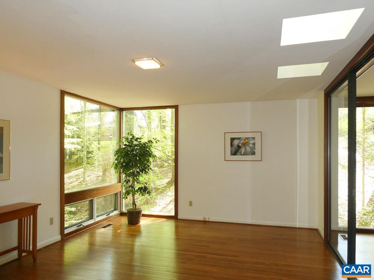 1502 HOLLY RD, CHARLOTTESVILLE, Virginia 22901, 3 Bedrooms Bedrooms, ,2 BathroomsBathrooms,Residential,For sale,1502 HOLLY RD,667723 MLS # 667723