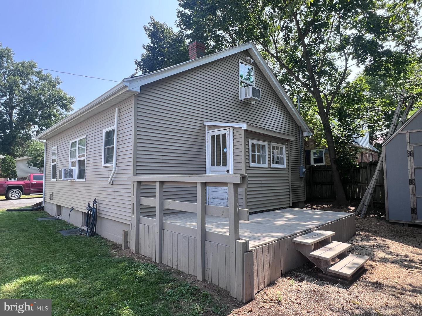 130 E NORTH ST, WOODSTOCK, Virginia 22664, 3 Bedrooms Bedrooms, 6 Rooms Rooms,1 BathroomBathrooms,Residential,For sale,130 E NORTH ST,VASH2012212 MLS # VASH2012212
