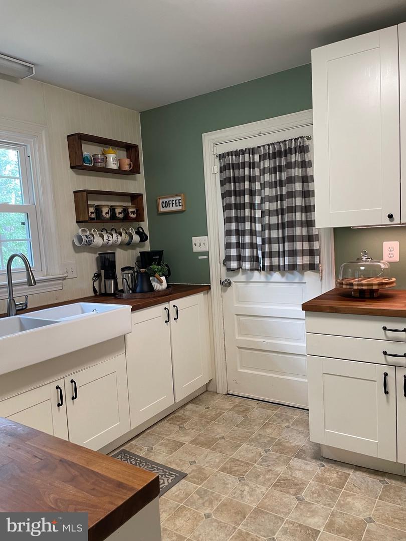 210 RIDGEMORE ST, FREDERICKSBURG, Virginia 22405, 3 Bedrooms Bedrooms, ,2 BathroomsBathrooms,Residential,For sale,210 RIDGEMORE ST,VAST2041742 MLS # VAST2041742