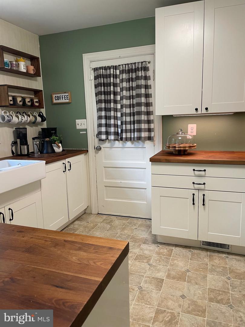 210 RIDGEMORE ST, FREDERICKSBURG, Virginia 22405, 3 Bedrooms Bedrooms, ,2 BathroomsBathrooms,Residential,For sale,210 RIDGEMORE ST,VAST2041742 MLS # VAST2041742