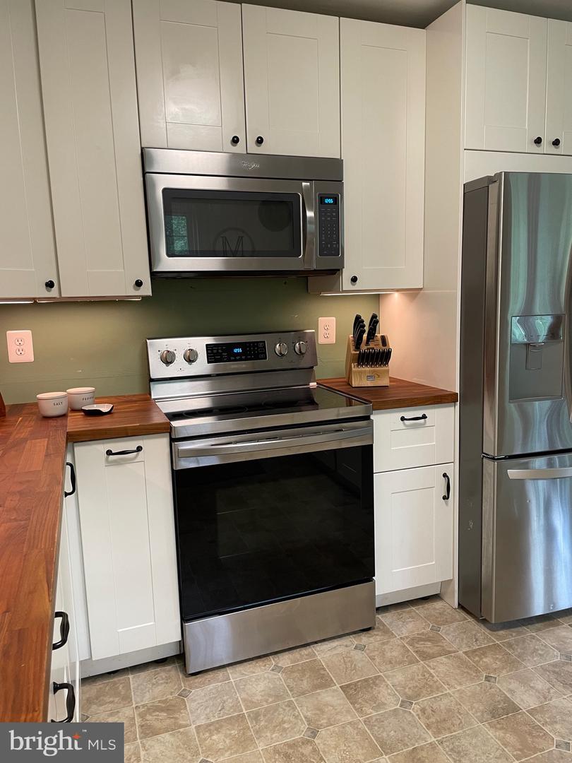 210 RIDGEMORE ST, FREDERICKSBURG, Virginia 22405, 3 Bedrooms Bedrooms, ,2 BathroomsBathrooms,Residential,For sale,210 RIDGEMORE ST,VAST2041742 MLS # VAST2041742
