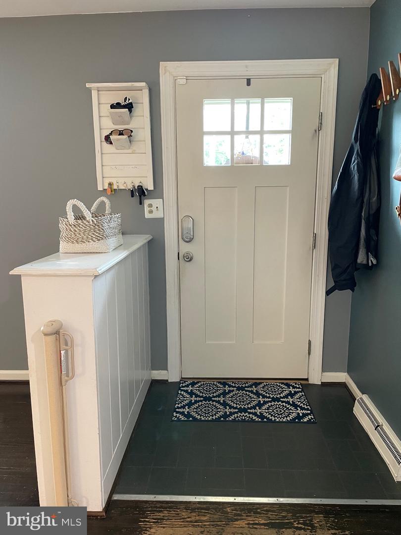210 RIDGEMORE ST, FREDERICKSBURG, Virginia 22405, 3 Bedrooms Bedrooms, ,2 BathroomsBathrooms,Residential,For sale,210 RIDGEMORE ST,VAST2041742 MLS # VAST2041742