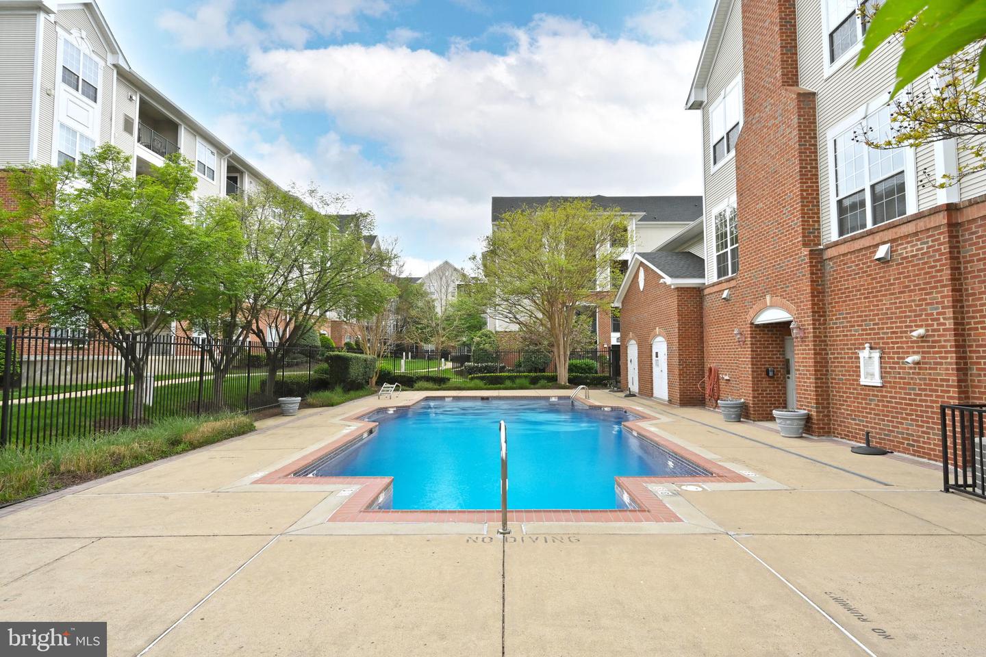 4860 EISENHOWER AVE #482, ALEXANDRIA, Virginia 22304, 1 Bedroom Bedrooms, ,1 BathroomBathrooms,Residential,For sale,4860 EISENHOWER AVE #482,VAAX2048512 MLS # VAAX2048512