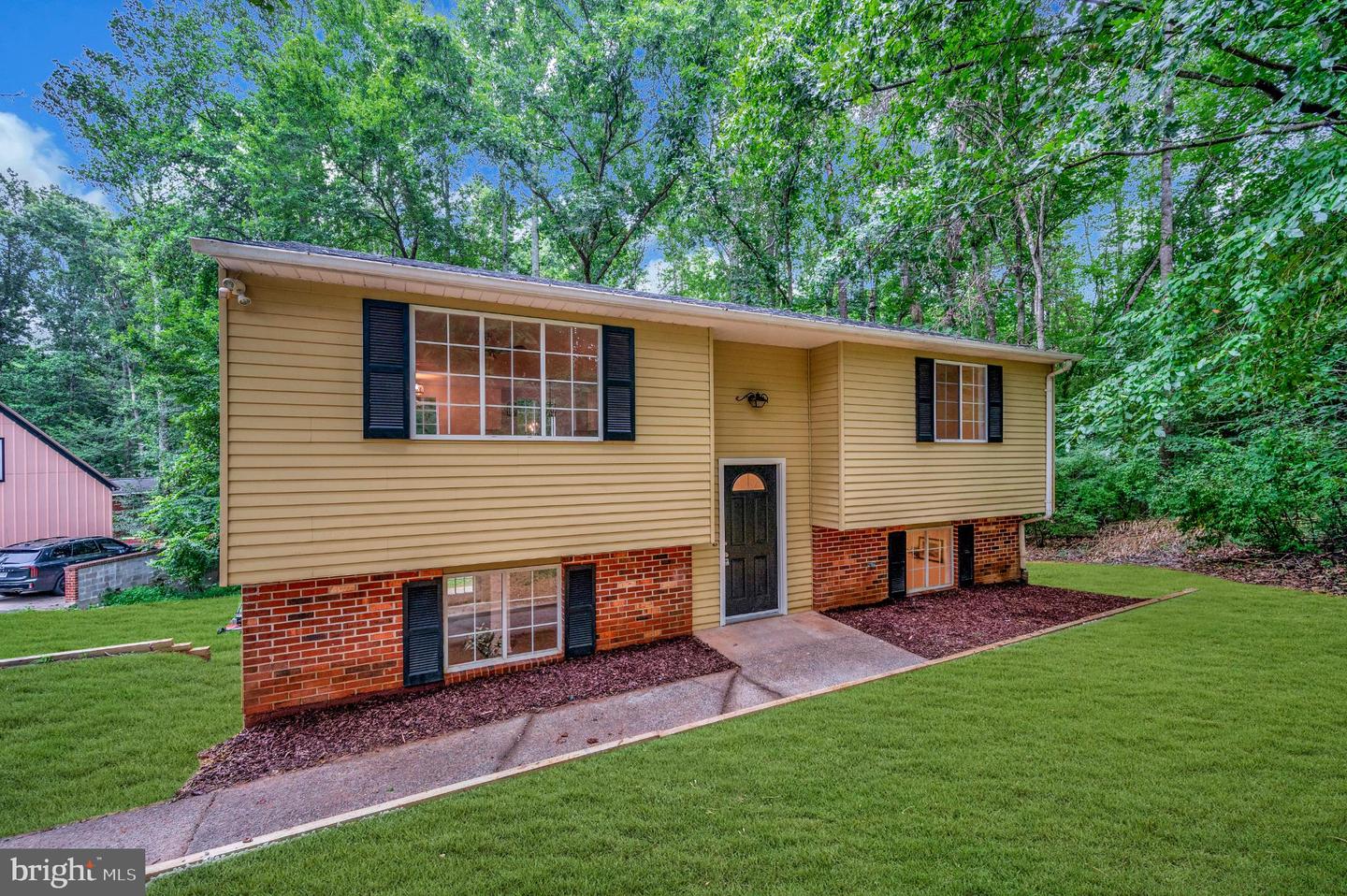 1118 PREDDY CREEK RD, BARBOURSVILLE, Virginia 22923, 3 Bedrooms Bedrooms, 9 Rooms Rooms,2 BathroomsBathrooms,Residential,For sale,1118 PREDDY CREEK RD,VAGR2000748 MLS # VAGR2000748