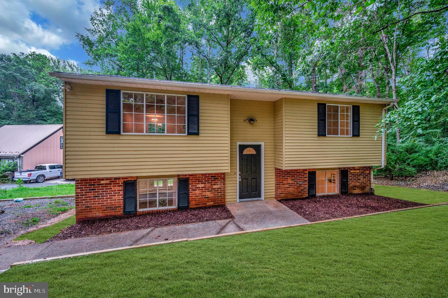 1118 PREDDY CREEK RD, BARBOURSVILLE, Virginia 22923, 3 Bedrooms Bedrooms, 9 Rooms Rooms,2 BathroomsBathrooms,Residential,For sale,1118 PREDDY CREEK RD,VAGR2000748 MLS # VAGR2000748