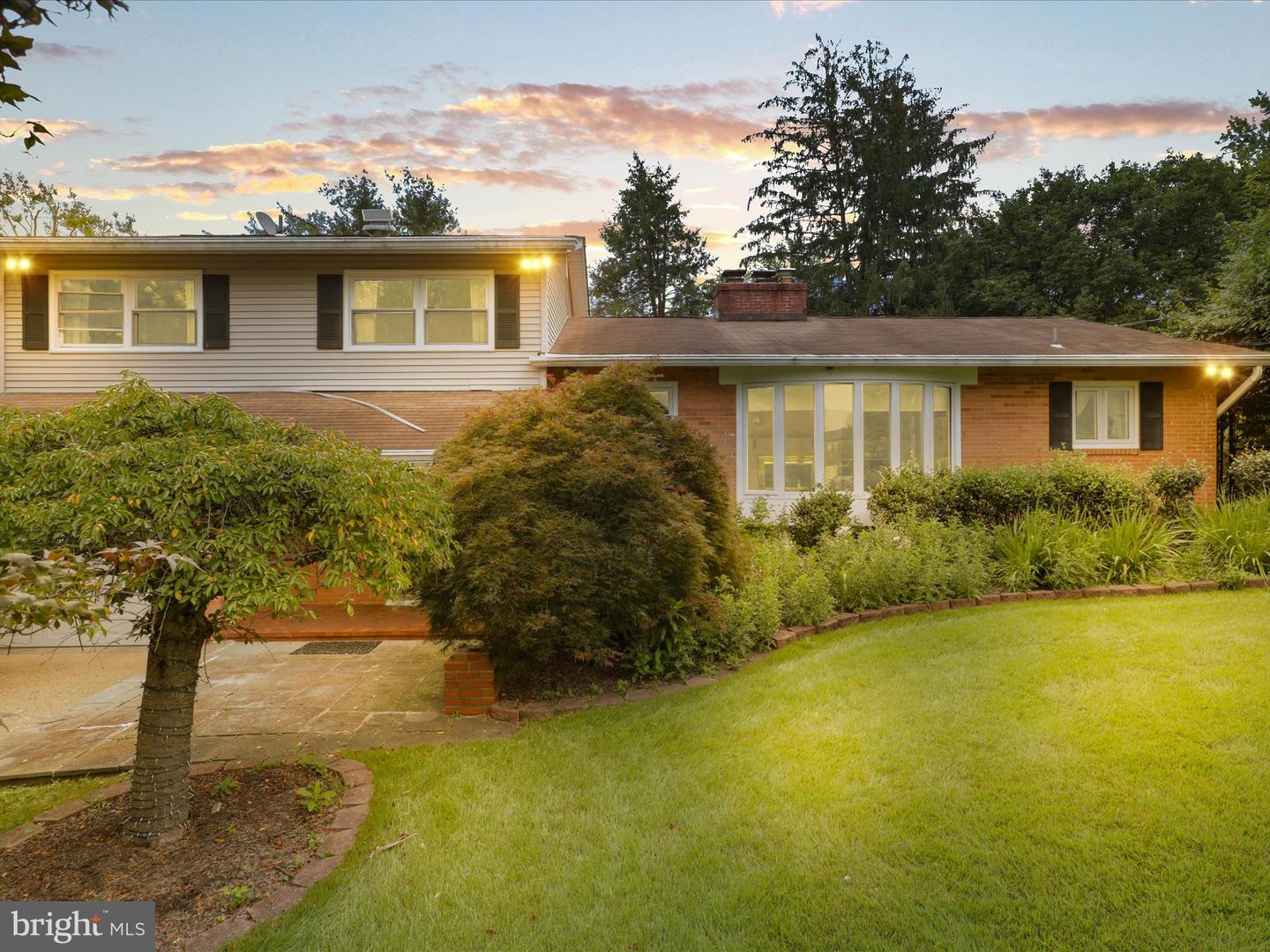 6170 HARDY DR, MCLEAN, Virginia 22101, 3 Bedrooms Bedrooms, ,3 BathroomsBathrooms,Residential,For sale,6170 HARDY DR,VAFX2260758 MLS # VAFX2260758