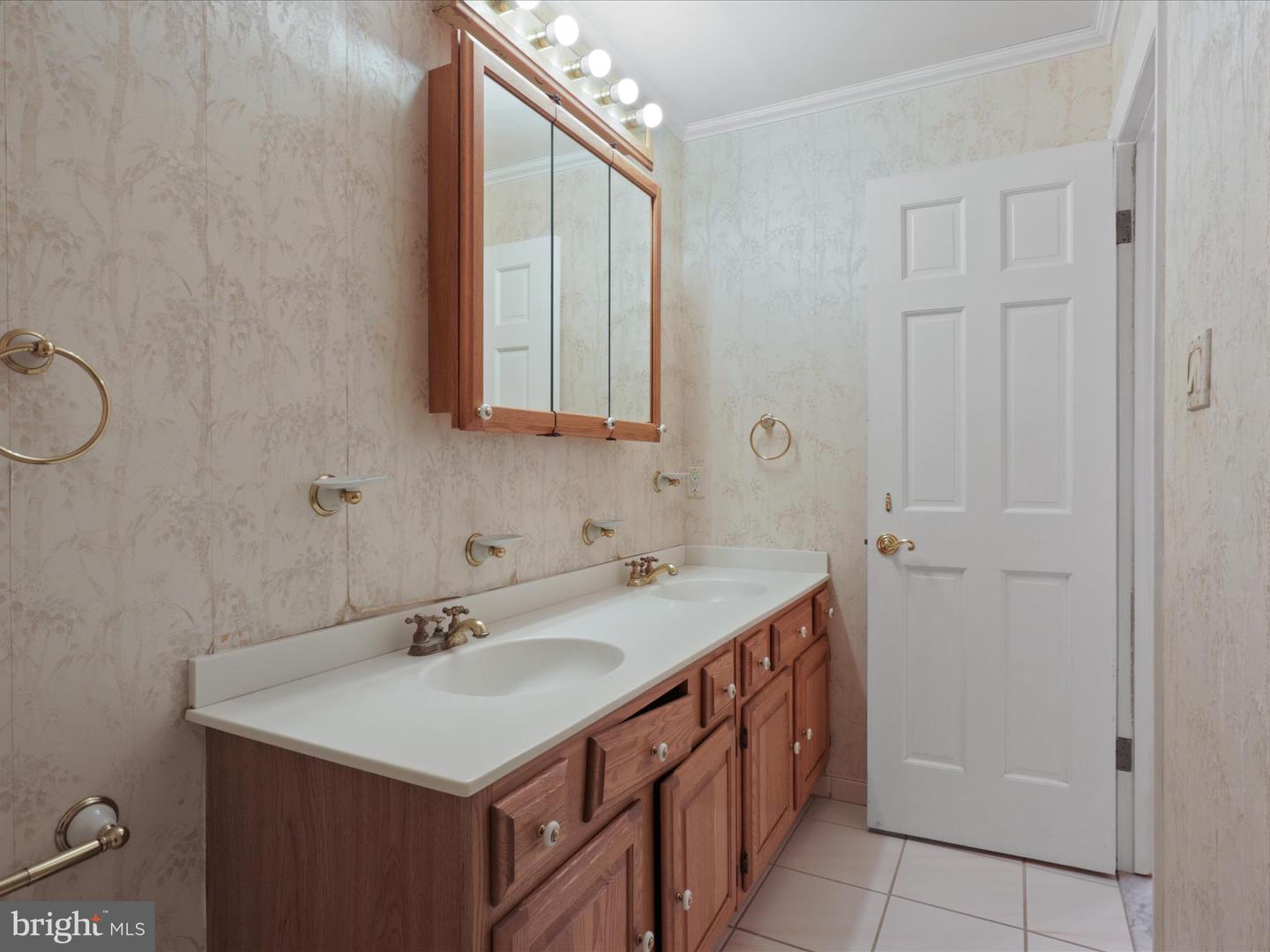6170 HARDY DR, MCLEAN, Virginia 22101, 3 Bedrooms Bedrooms, ,3 BathroomsBathrooms,Residential,For sale,6170 HARDY DR,VAFX2260758 MLS # VAFX2260758
