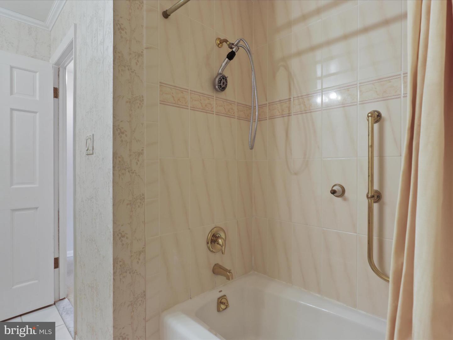 6170 HARDY DR, MCLEAN, Virginia 22101, 3 Bedrooms Bedrooms, ,3 BathroomsBathrooms,Residential,For sale,6170 HARDY DR,VAFX2260758 MLS # VAFX2260758