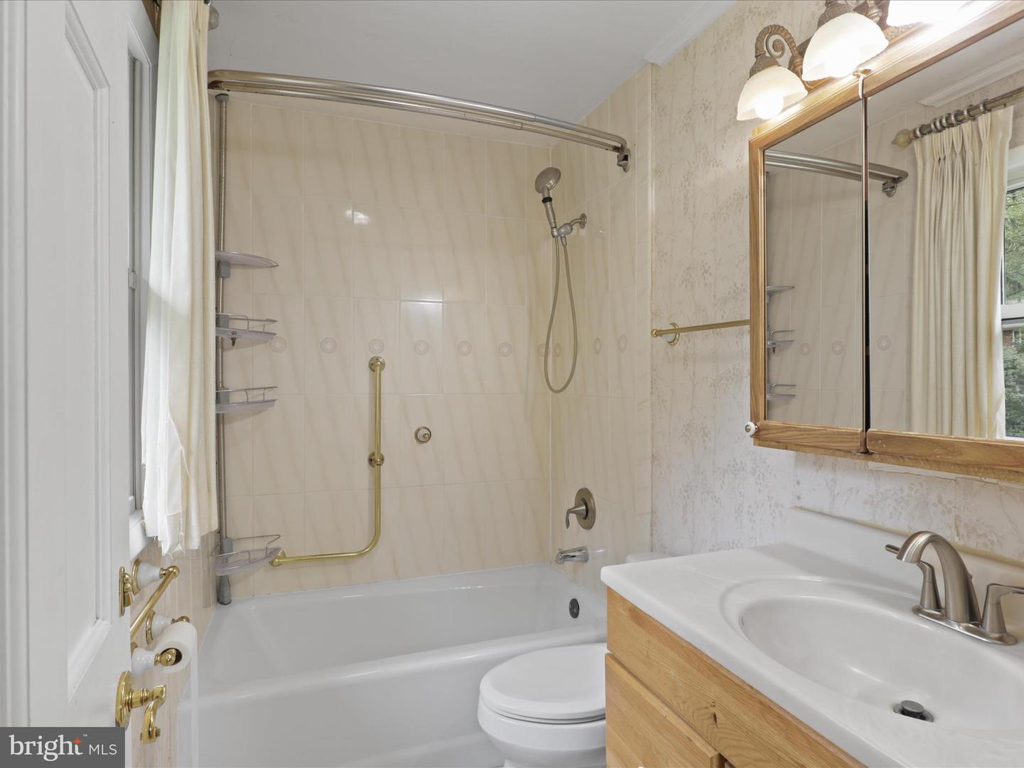 6170 HARDY DR, MCLEAN, Virginia 22101, 3 Bedrooms Bedrooms, ,3 BathroomsBathrooms,Residential,For sale,6170 HARDY DR,VAFX2260758 MLS # VAFX2260758