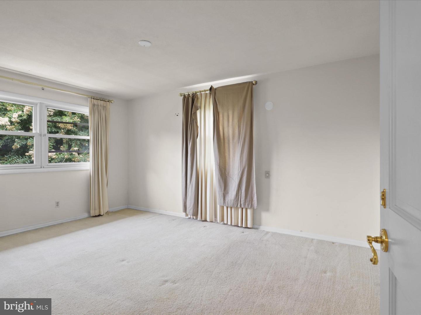 6170 HARDY DR, MCLEAN, Virginia 22101, 3 Bedrooms Bedrooms, ,3 BathroomsBathrooms,Residential,For sale,6170 HARDY DR,VAFX2260758 MLS # VAFX2260758