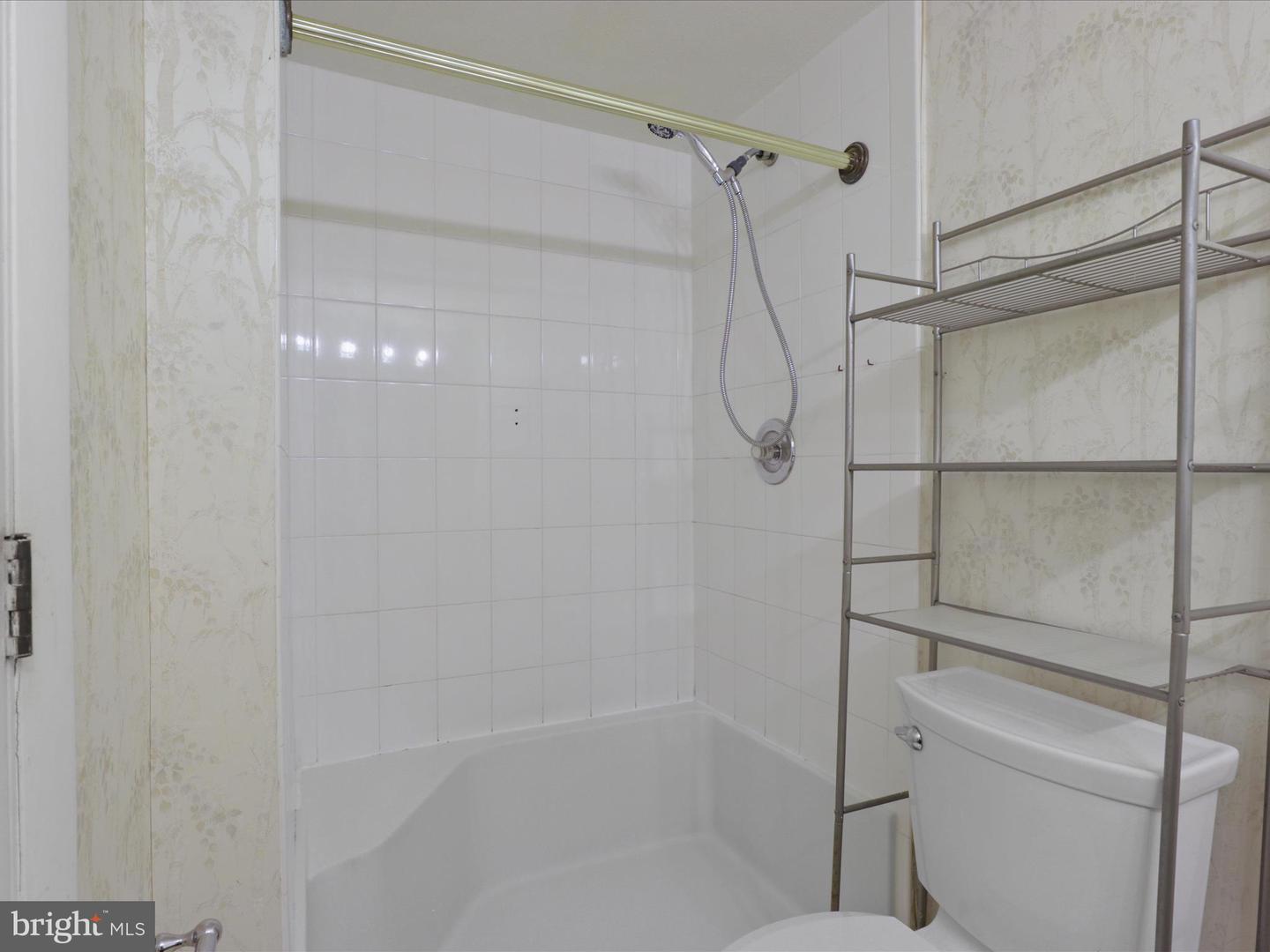6170 HARDY DR, MCLEAN, Virginia 22101, 3 Bedrooms Bedrooms, ,3 BathroomsBathrooms,Residential,For sale,6170 HARDY DR,VAFX2260758 MLS # VAFX2260758
