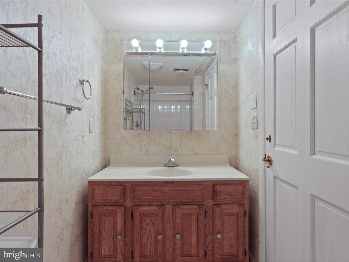 6170 HARDY DR, MCLEAN, Virginia 22101, 3 Bedrooms Bedrooms, ,3 BathroomsBathrooms,Residential,For sale,6170 HARDY DR,VAFX2260758 MLS # VAFX2260758