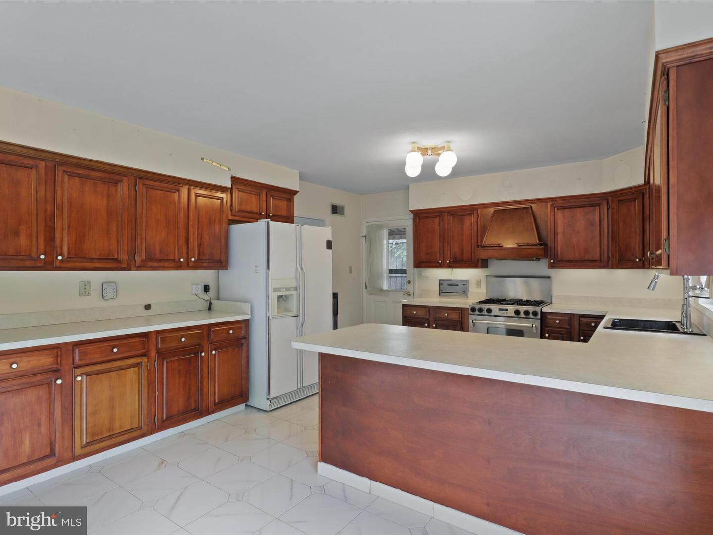 6170 HARDY DR, MCLEAN, Virginia 22101, 3 Bedrooms Bedrooms, ,3 BathroomsBathrooms,Residential,For sale,6170 HARDY DR,VAFX2260758 MLS # VAFX2260758