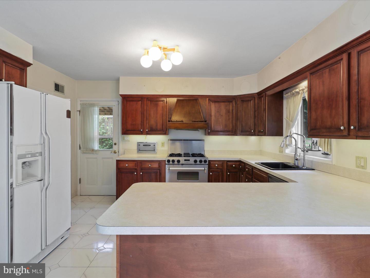6170 HARDY DR, MCLEAN, Virginia 22101, 3 Bedrooms Bedrooms, ,3 BathroomsBathrooms,Residential,For sale,6170 HARDY DR,VAFX2260758 MLS # VAFX2260758