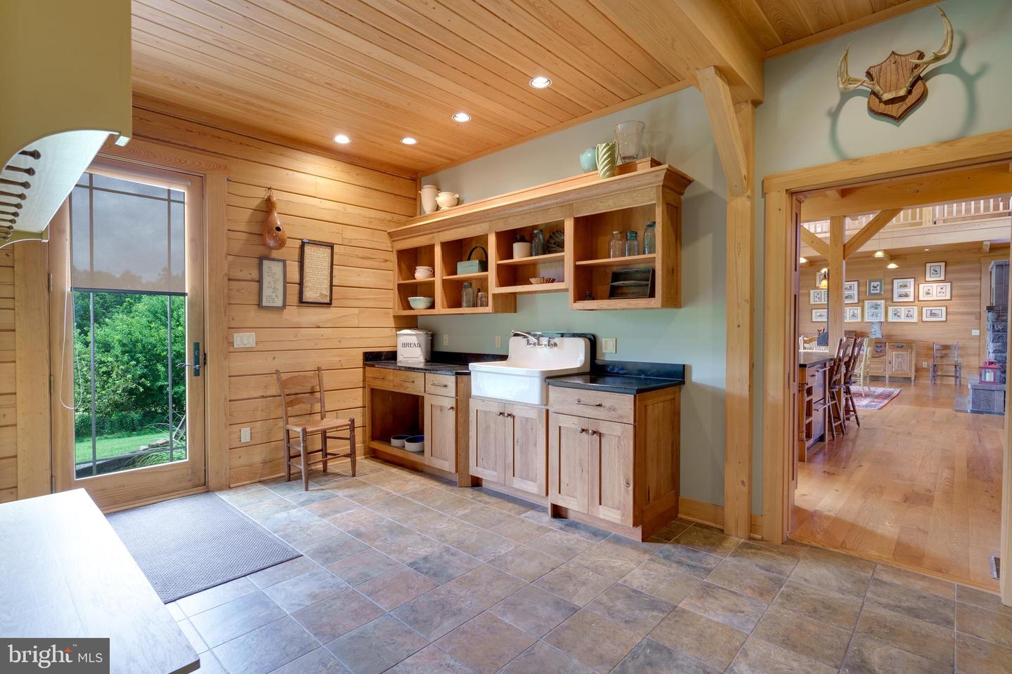 500 LOG CABIN LN, NEW MARKET, Virginia 22844, 3 Bedrooms Bedrooms, ,5 BathroomsBathrooms,Residential,For sale,500 LOG CABIN LN,VASH2012214 MLS # VASH2012214