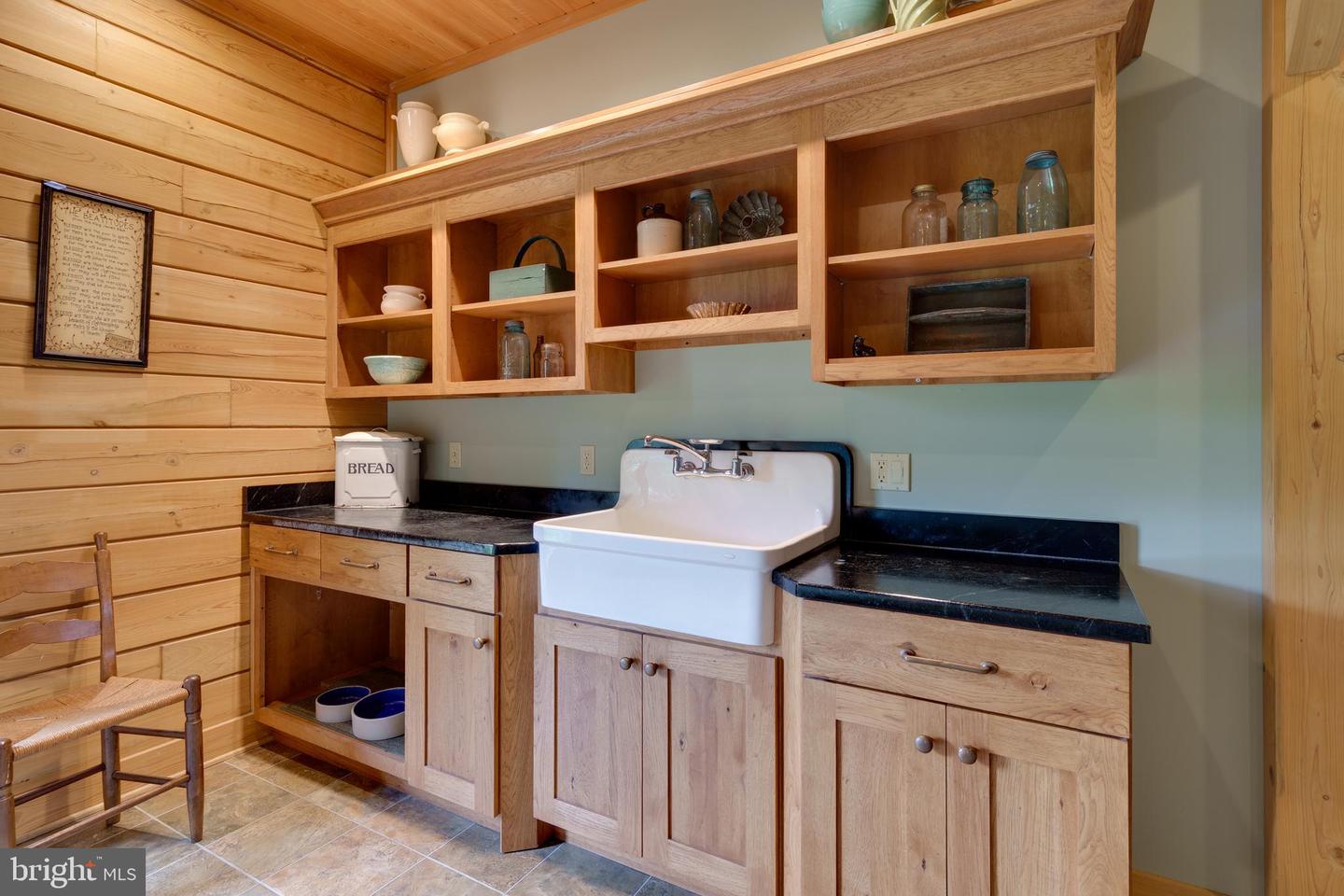 500 LOG CABIN LN, NEW MARKET, Virginia 22844, 3 Bedrooms Bedrooms, ,5 BathroomsBathrooms,Residential,For sale,500 LOG CABIN LN,VASH2012214 MLS # VASH2012214