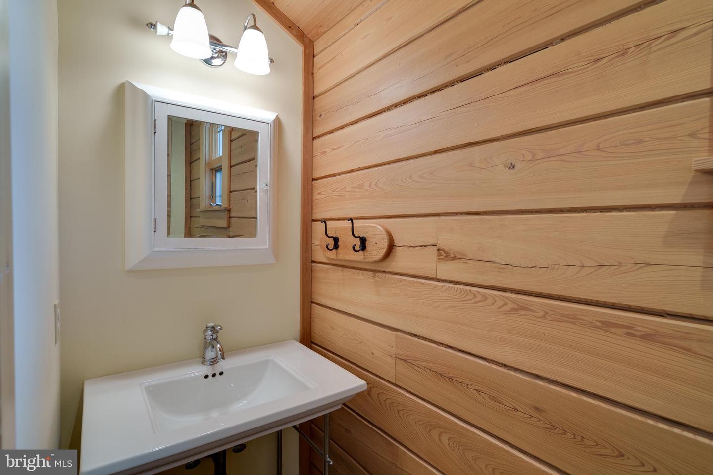 500 LOG CABIN LN, NEW MARKET, Virginia 22844, 3 Bedrooms Bedrooms, ,5 BathroomsBathrooms,Residential,For sale,500 LOG CABIN LN,VASH2012214 MLS # VASH2012214