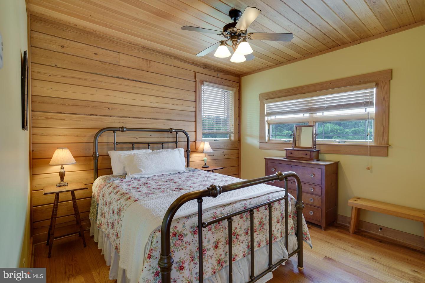 500 LOG CABIN LN, NEW MARKET, Virginia 22844, 3 Bedrooms Bedrooms, ,5 BathroomsBathrooms,Residential,For sale,500 LOG CABIN LN,VASH2012214 MLS # VASH2012214
