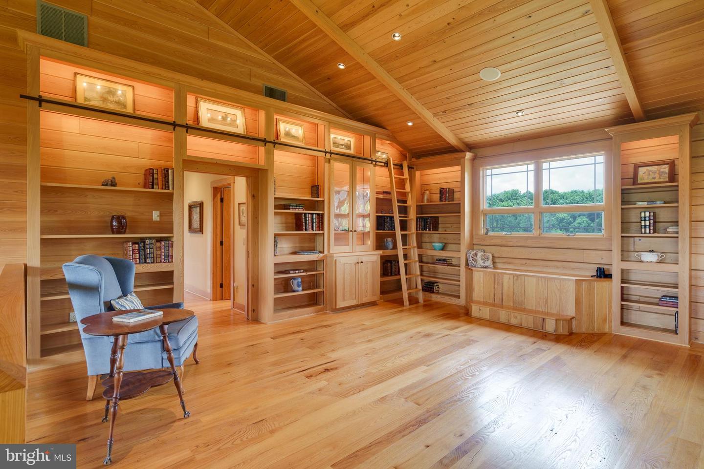 500 LOG CABIN LN, NEW MARKET, Virginia 22844, 3 Bedrooms Bedrooms, ,5 BathroomsBathrooms,Residential,For sale,500 LOG CABIN LN,VASH2012214 MLS # VASH2012214