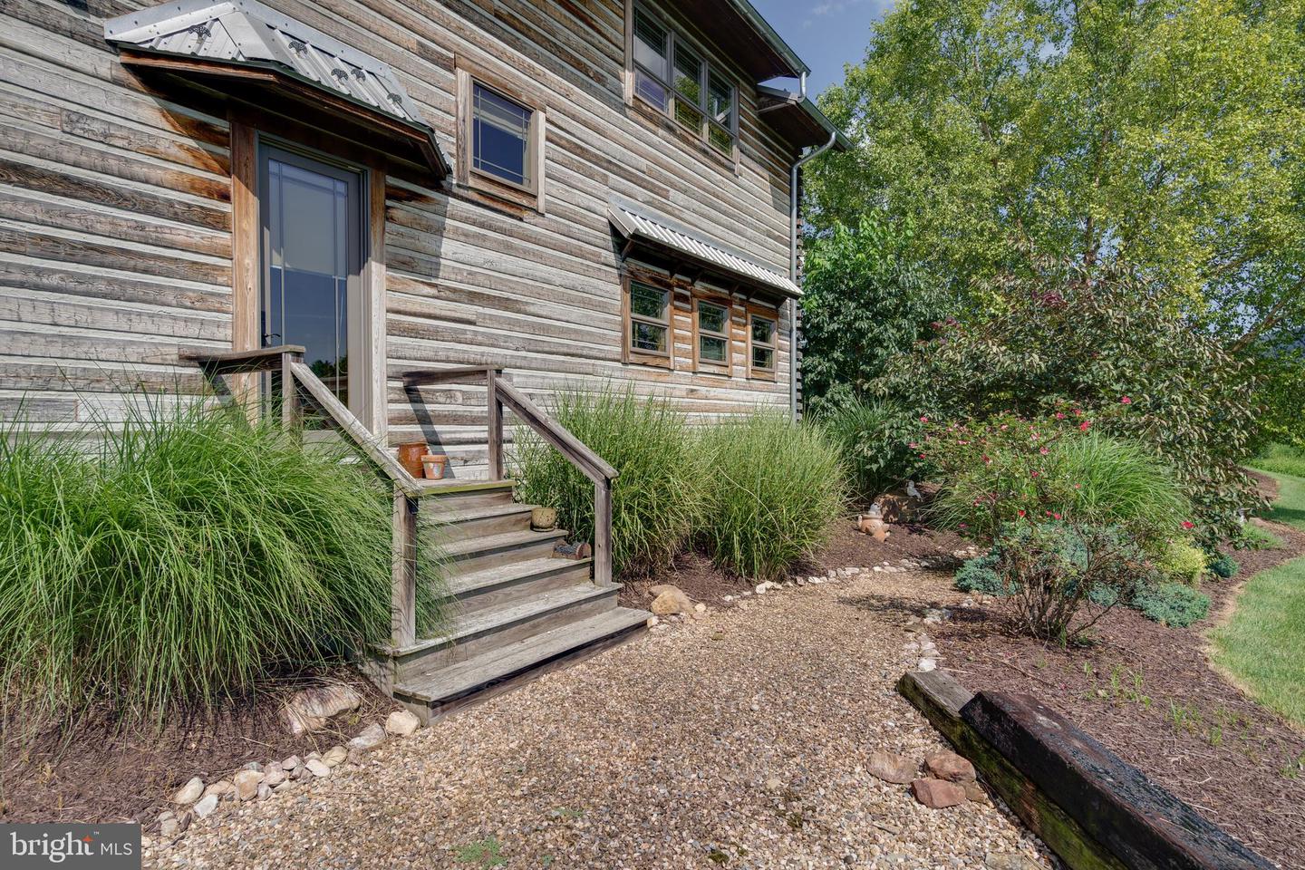 500 LOG CABIN LN, NEW MARKET, Virginia 22844, 3 Bedrooms Bedrooms, ,5 BathroomsBathrooms,Residential,For sale,500 LOG CABIN LN,VASH2012214 MLS # VASH2012214