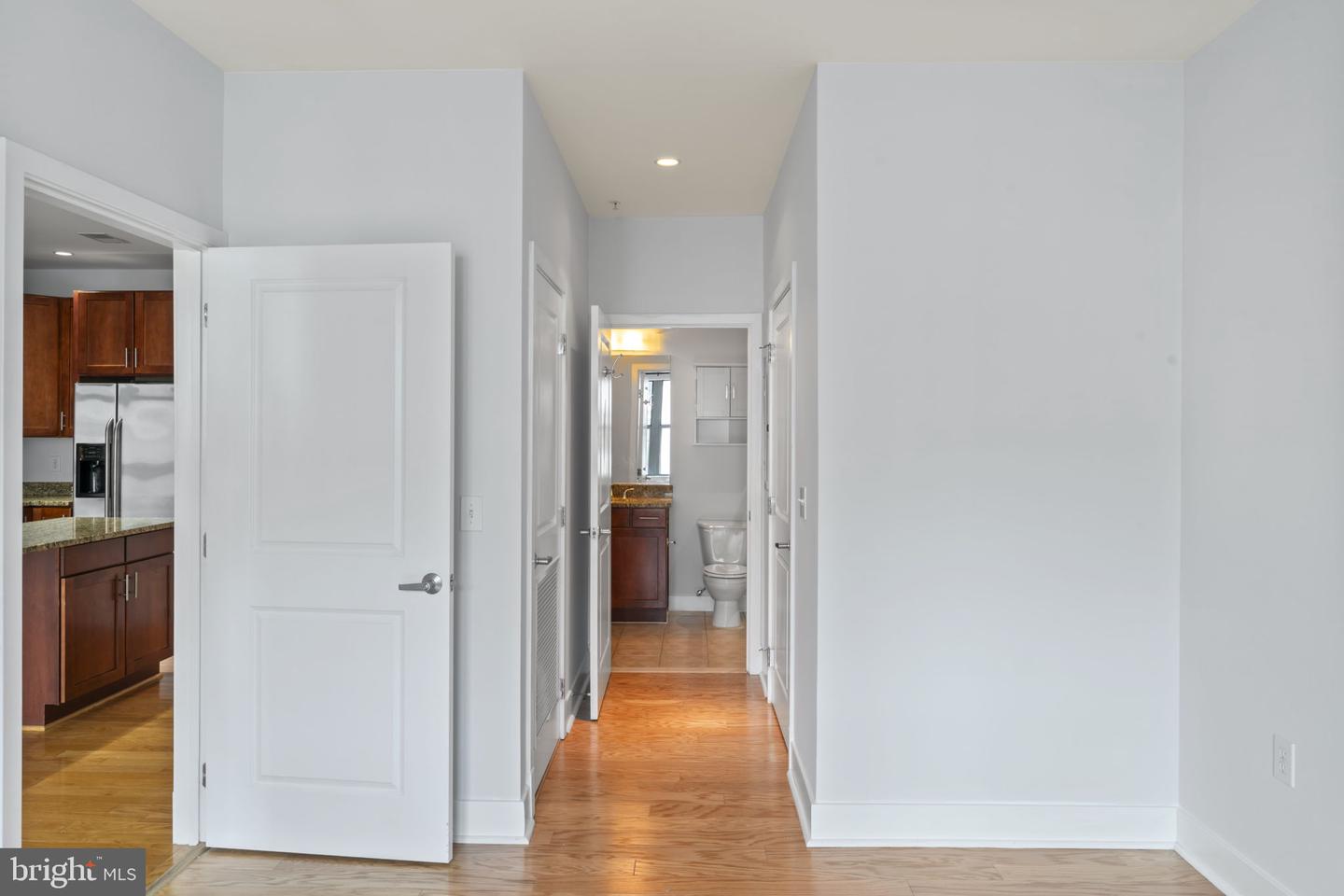 1800 WILSON BLVD #305, ARLINGTON, Virginia 22209, 1 Bedroom Bedrooms, ,1 BathroomBathrooms,Residential,For sale,1800 WILSON BLVD #305,VAAR2062188 MLS # VAAR2062188