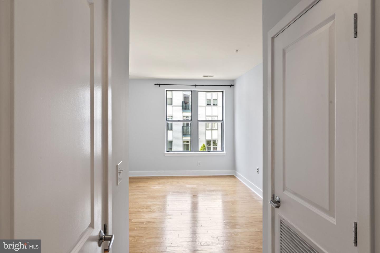 1800 WILSON BLVD #305, ARLINGTON, Virginia 22209, 1 Bedroom Bedrooms, ,1 BathroomBathrooms,Residential,For sale,1800 WILSON BLVD #305,VAAR2062188 MLS # VAAR2062188