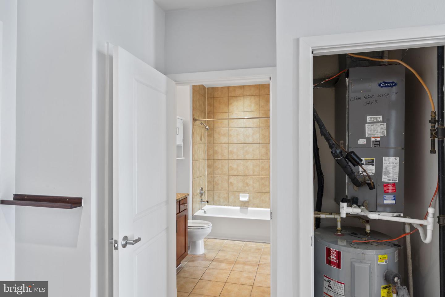 1800 WILSON BLVD #305, ARLINGTON, Virginia 22209, 1 Bedroom Bedrooms, ,1 BathroomBathrooms,Residential,For sale,1800 WILSON BLVD #305,VAAR2062188 MLS # VAAR2062188