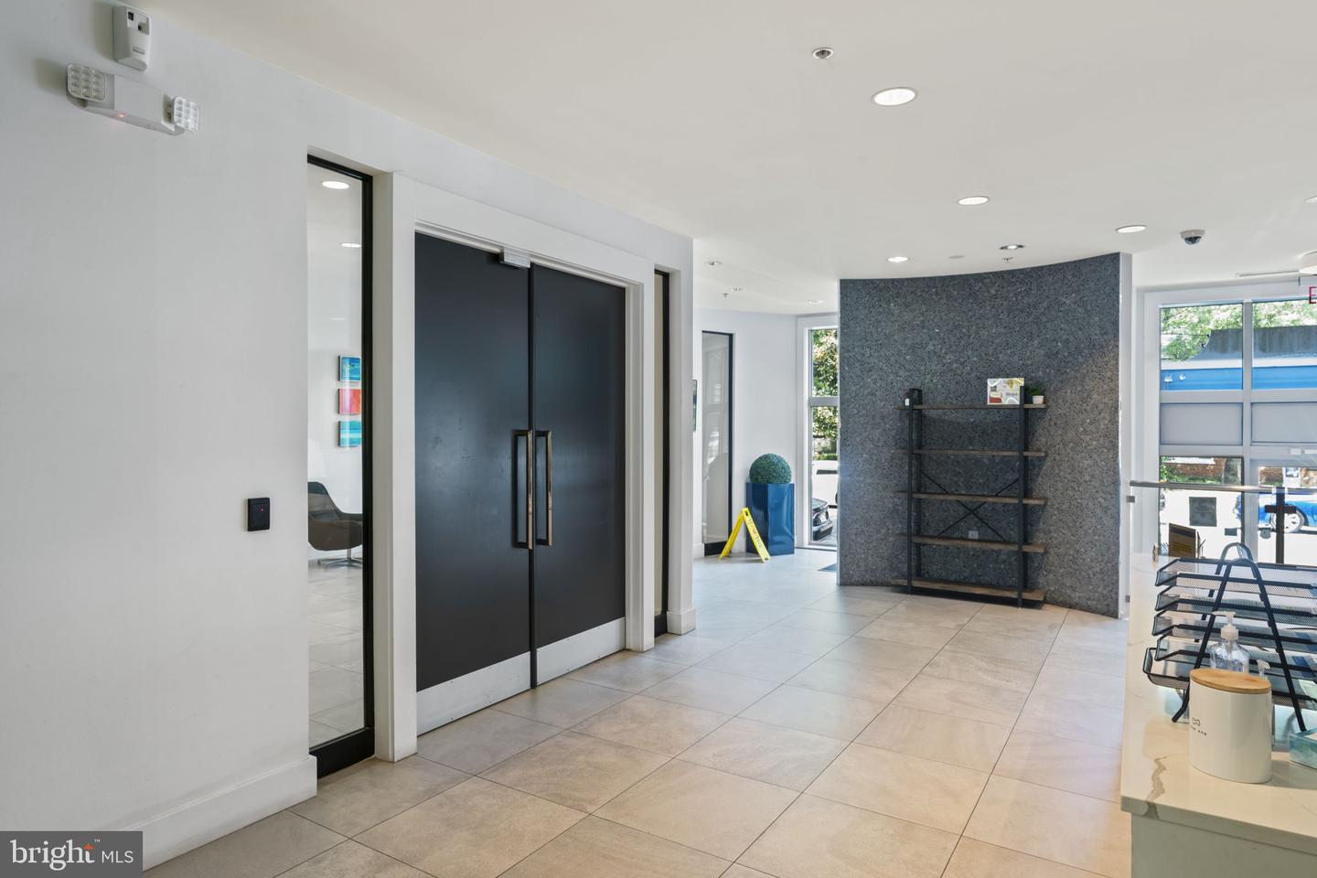 1800 WILSON BLVD #305, ARLINGTON, Virginia 22209, 1 Bedroom Bedrooms, ,1 BathroomBathrooms,Residential,For sale,1800 WILSON BLVD #305,VAAR2062188 MLS # VAAR2062188