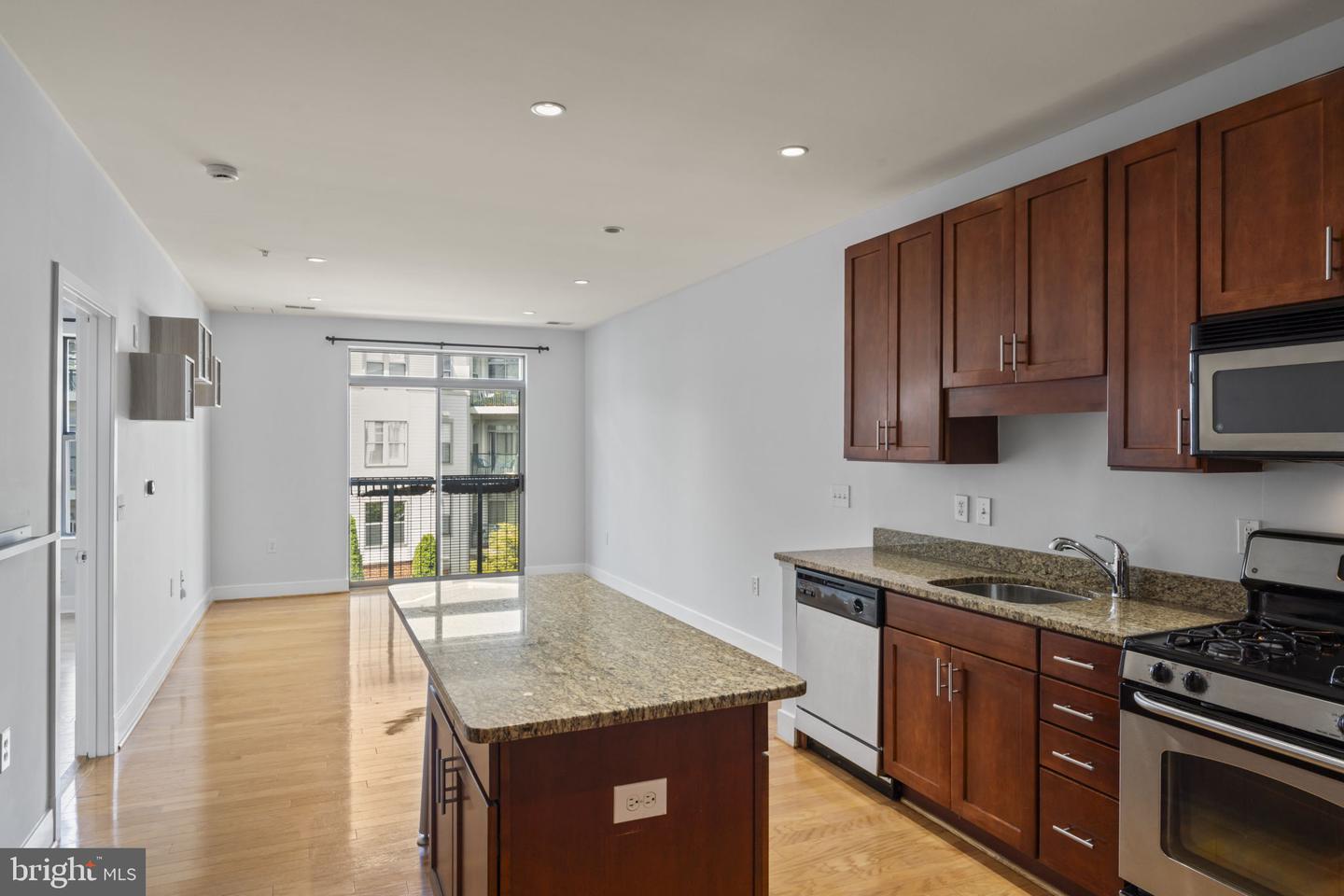 1800 WILSON BLVD #305, ARLINGTON, Virginia 22209, 1 Bedroom Bedrooms, ,1 BathroomBathrooms,Residential,For sale,1800 WILSON BLVD #305,VAAR2062188 MLS # VAAR2062188