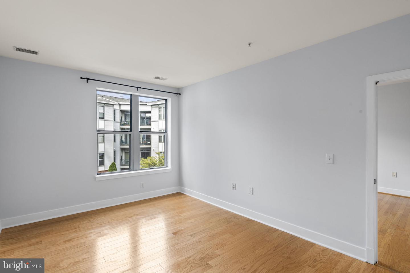 1800 WILSON BLVD #305, ARLINGTON, Virginia 22209, 1 Bedroom Bedrooms, ,1 BathroomBathrooms,Residential,For sale,1800 WILSON BLVD #305,VAAR2062188 MLS # VAAR2062188