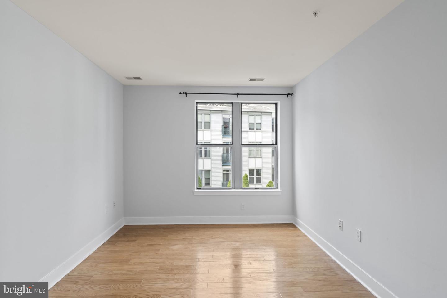 1800 WILSON BLVD #305, ARLINGTON, Virginia 22209, 1 Bedroom Bedrooms, ,1 BathroomBathrooms,Residential,For sale,1800 WILSON BLVD #305,VAAR2062188 MLS # VAAR2062188