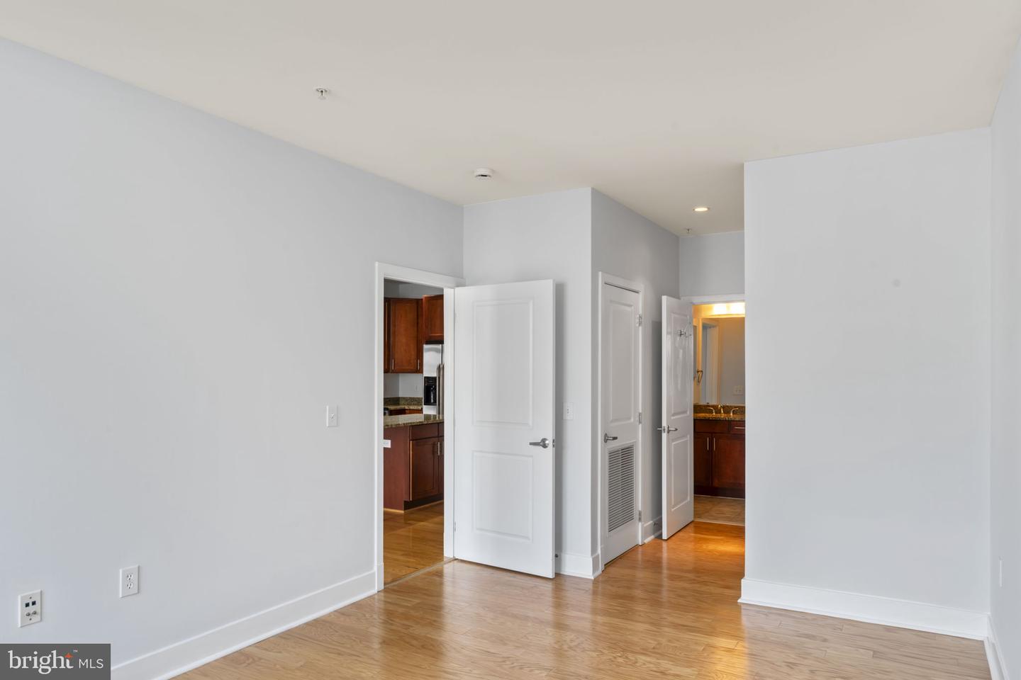 1800 WILSON BLVD #305, ARLINGTON, Virginia 22209, 1 Bedroom Bedrooms, ,1 BathroomBathrooms,Residential,For sale,1800 WILSON BLVD #305,VAAR2062188 MLS # VAAR2062188