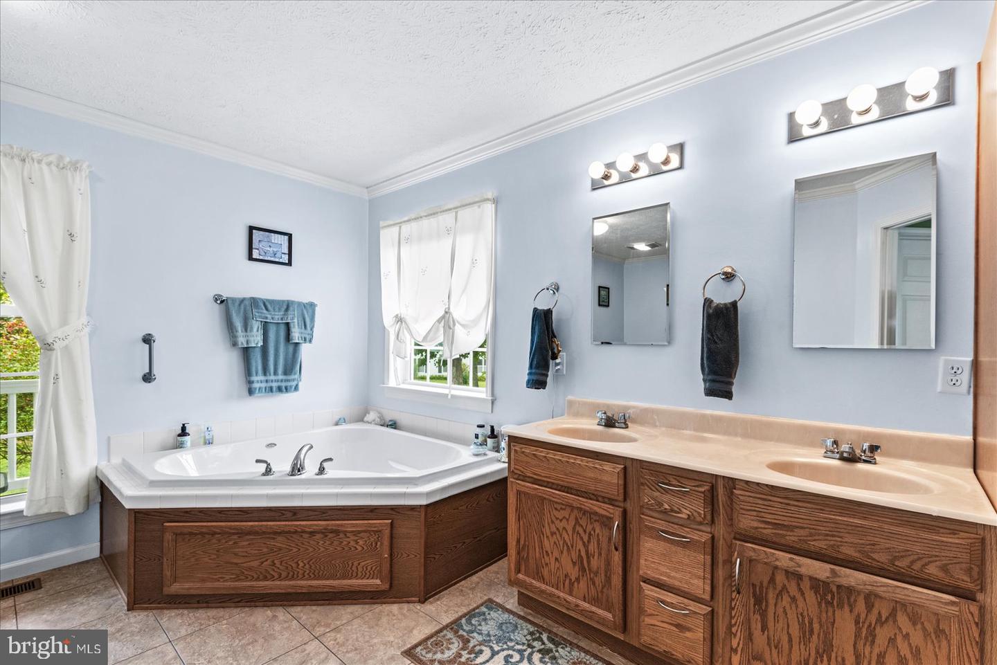 49 WHAYS CREEK COVE LN, REEDVILLE, Virginia 22539, 3 Bedrooms Bedrooms, 11 Rooms Rooms,3 BathroomsBathrooms,Residential,For sale,49 WHAYS CREEK COVE LN,VANV2001724 MLS # VANV2001724