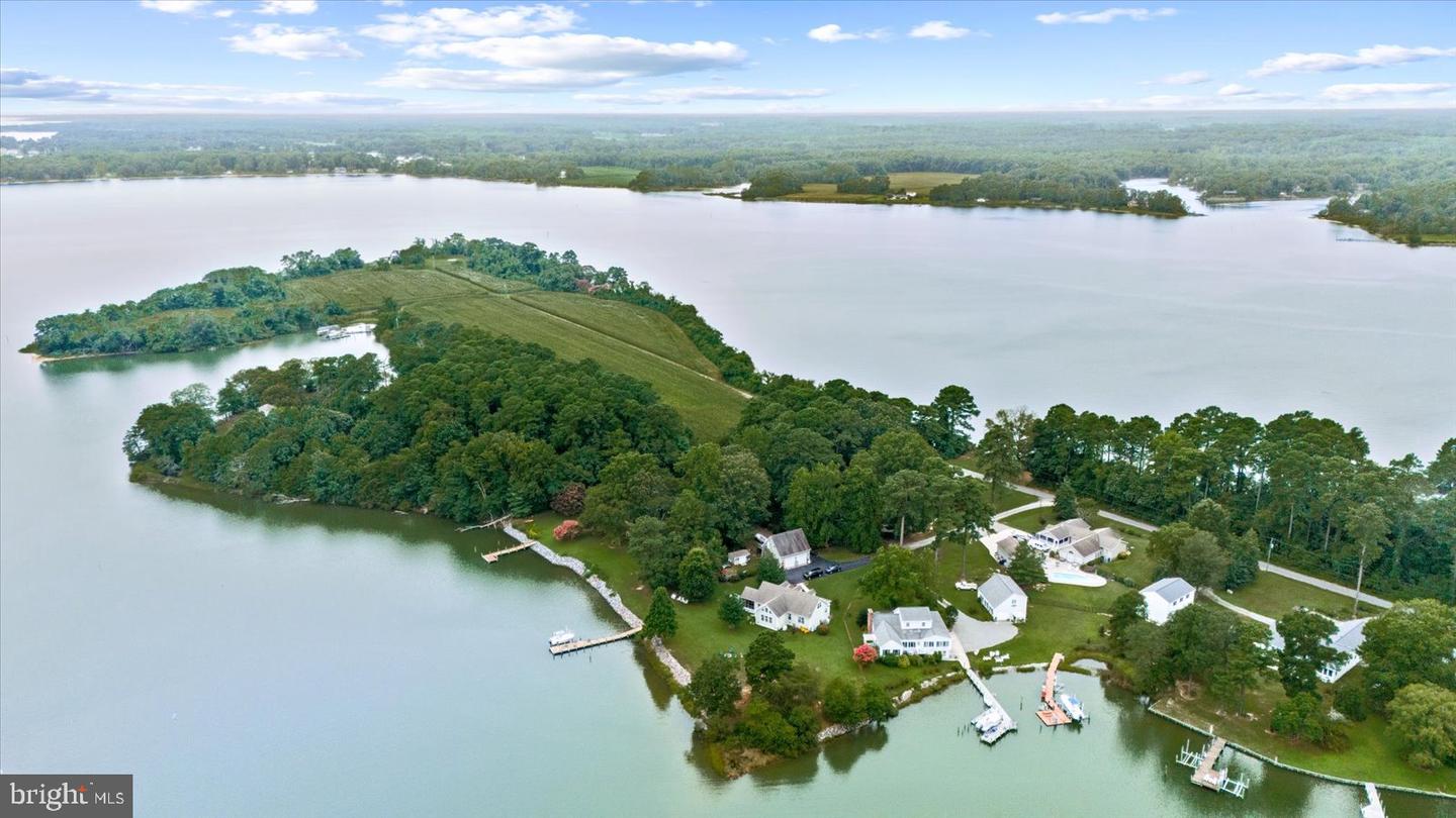 49 WHAYS CREEK COVE LN, REEDVILLE, Virginia 22539, 3 Bedrooms Bedrooms, 11 Rooms Rooms,3 BathroomsBathrooms,Residential,For sale,49 WHAYS CREEK COVE LN,VANV2001724 MLS # VANV2001724
