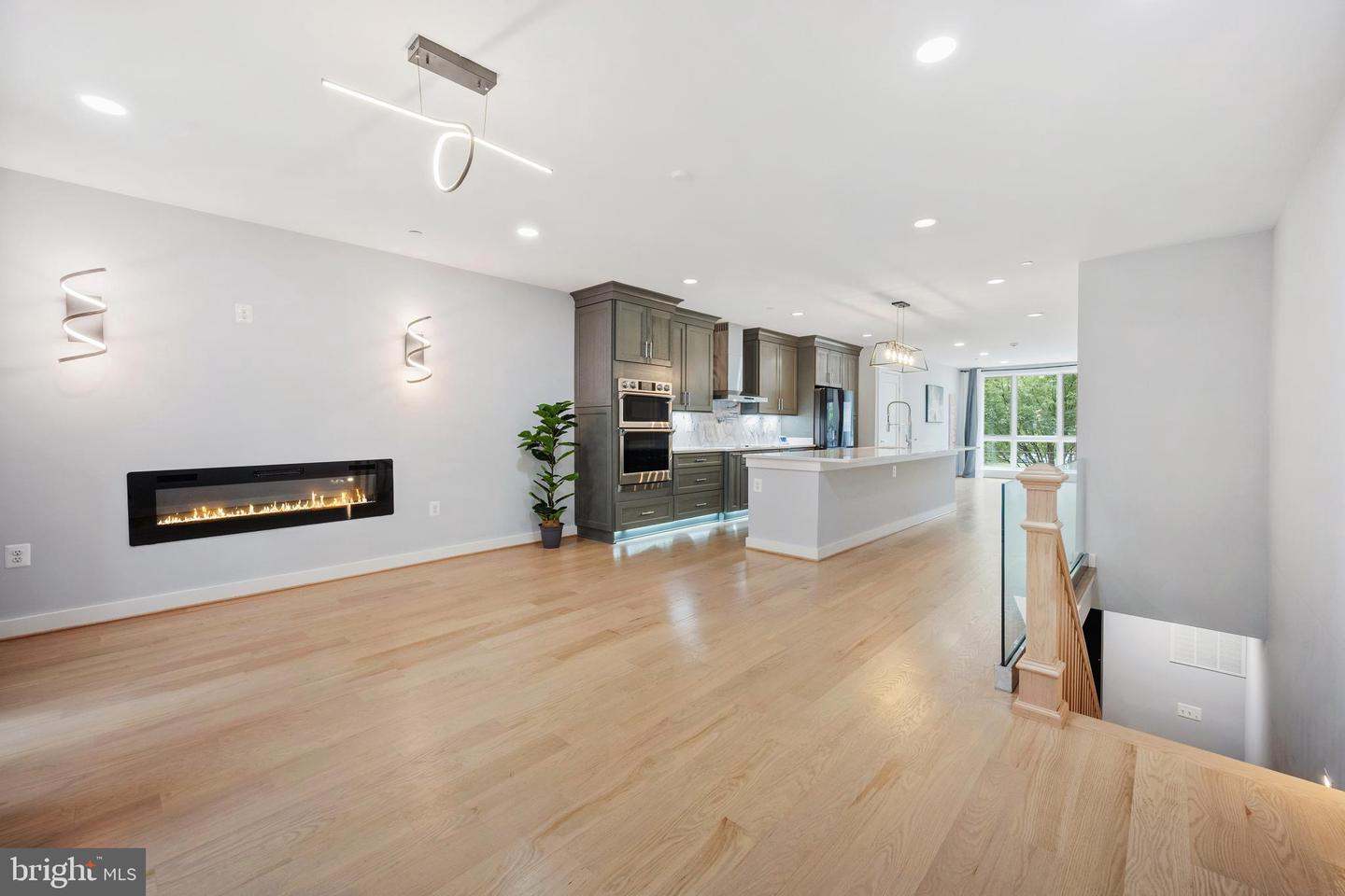 424 MISSOURI AVE NW #2, WASHINGTON, District Of Columbia 20011, 3 Bedrooms Bedrooms, ,2 BathroomsBathrooms,Residential,For sale,424 MISSOURI AVE NW #2,DCDC2214692 MLS # DCDC2214692