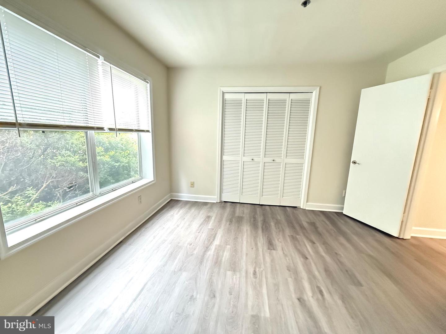 3179 SUMMIT SQUARE DR #2-B5, OAKTON, Virginia 22124, 1 Bedroom Bedrooms, ,1 BathroomBathrooms,Residential,For sale,3179 SUMMIT SQUARE DR #2-B5,VAFX2247136 MLS # VAFX2247136