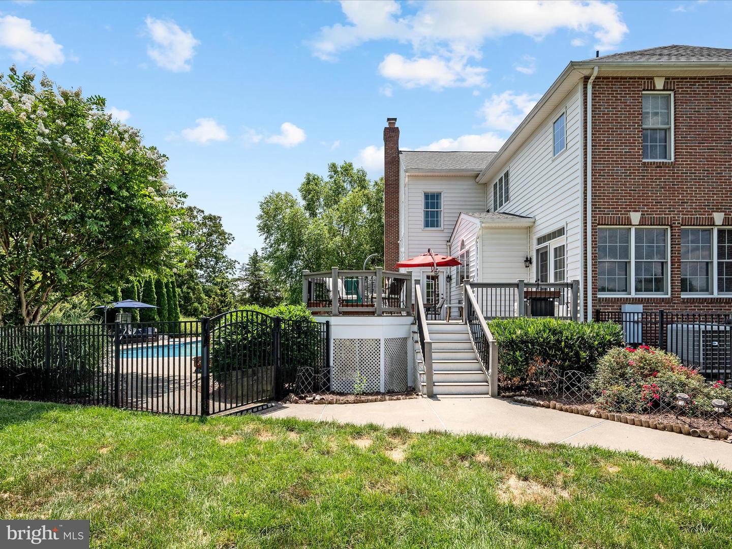 18132 SHENSTONE RUN CT, LEESBURG, Virginia 20175, 4 Bedrooms Bedrooms, ,5 BathroomsBathrooms,Residential,For sale,18132 SHENSTONE RUN CT,VALO2100322 MLS # VALO2100322