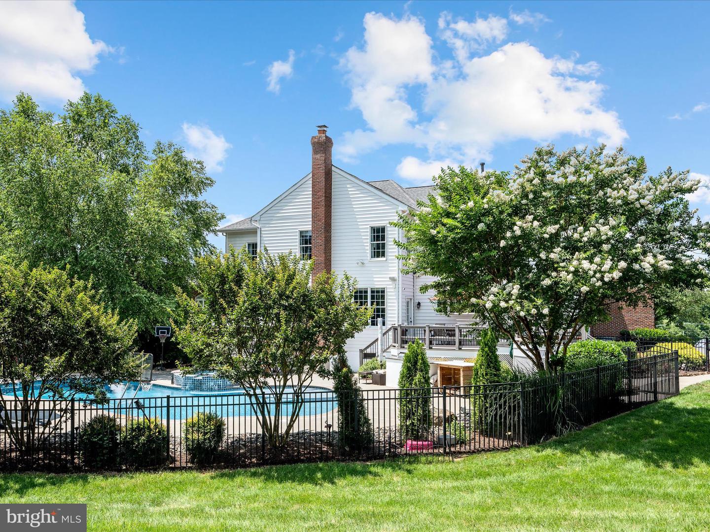 18132 SHENSTONE RUN CT, LEESBURG, Virginia 20175, 4 Bedrooms Bedrooms, ,5 BathroomsBathrooms,Residential,For sale,18132 SHENSTONE RUN CT,VALO2100322 MLS # VALO2100322