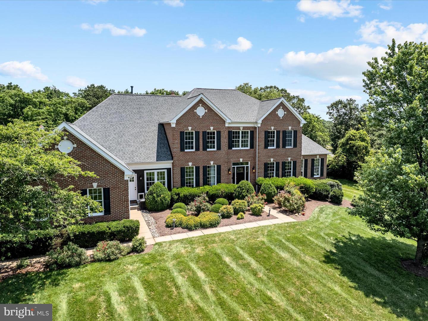 18132 SHENSTONE RUN CT, LEESBURG, Virginia 20175, 4 Bedrooms Bedrooms, ,5 BathroomsBathrooms,Residential,For sale,18132 SHENSTONE RUN CT,VALO2100322 MLS # VALO2100322