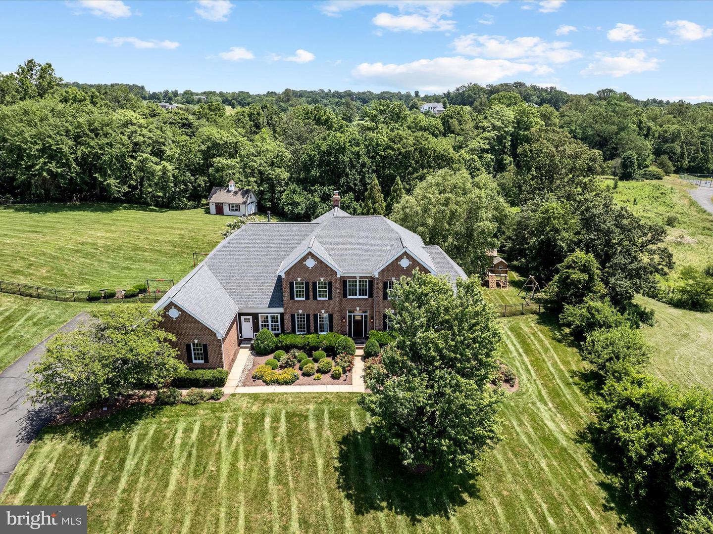 18132 SHENSTONE RUN CT, LEESBURG, Virginia 20175, 4 Bedrooms Bedrooms, ,5 BathroomsBathrooms,Residential,For sale,18132 SHENSTONE RUN CT,VALO2100322 MLS # VALO2100322