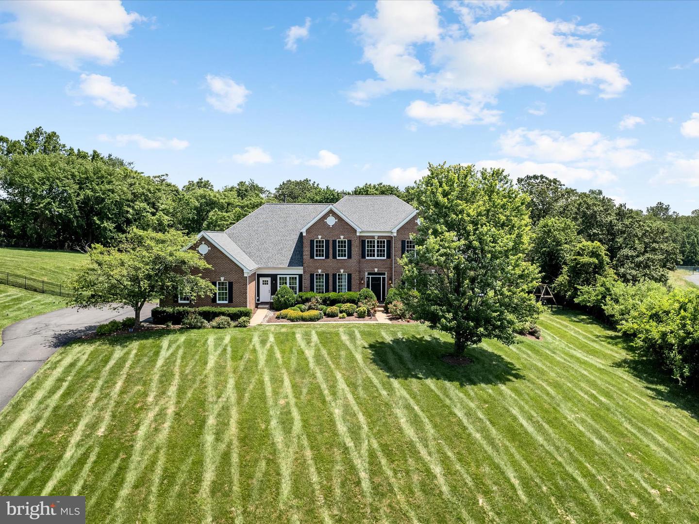 18132 SHENSTONE RUN CT, LEESBURG, Virginia 20175, 4 Bedrooms Bedrooms, ,5 BathroomsBathrooms,Residential,For sale,18132 SHENSTONE RUN CT,VALO2100322 MLS # VALO2100322