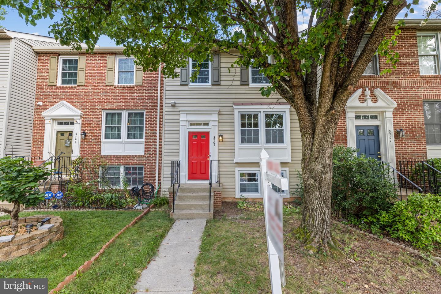 5705 CROATAN CT, CENTREVILLE, Virginia 20120, 3 Bedrooms Bedrooms, ,2 BathroomsBathrooms,Residential,For sale,5705 CROATAN CT,VAFX2255174 MLS # VAFX2255174