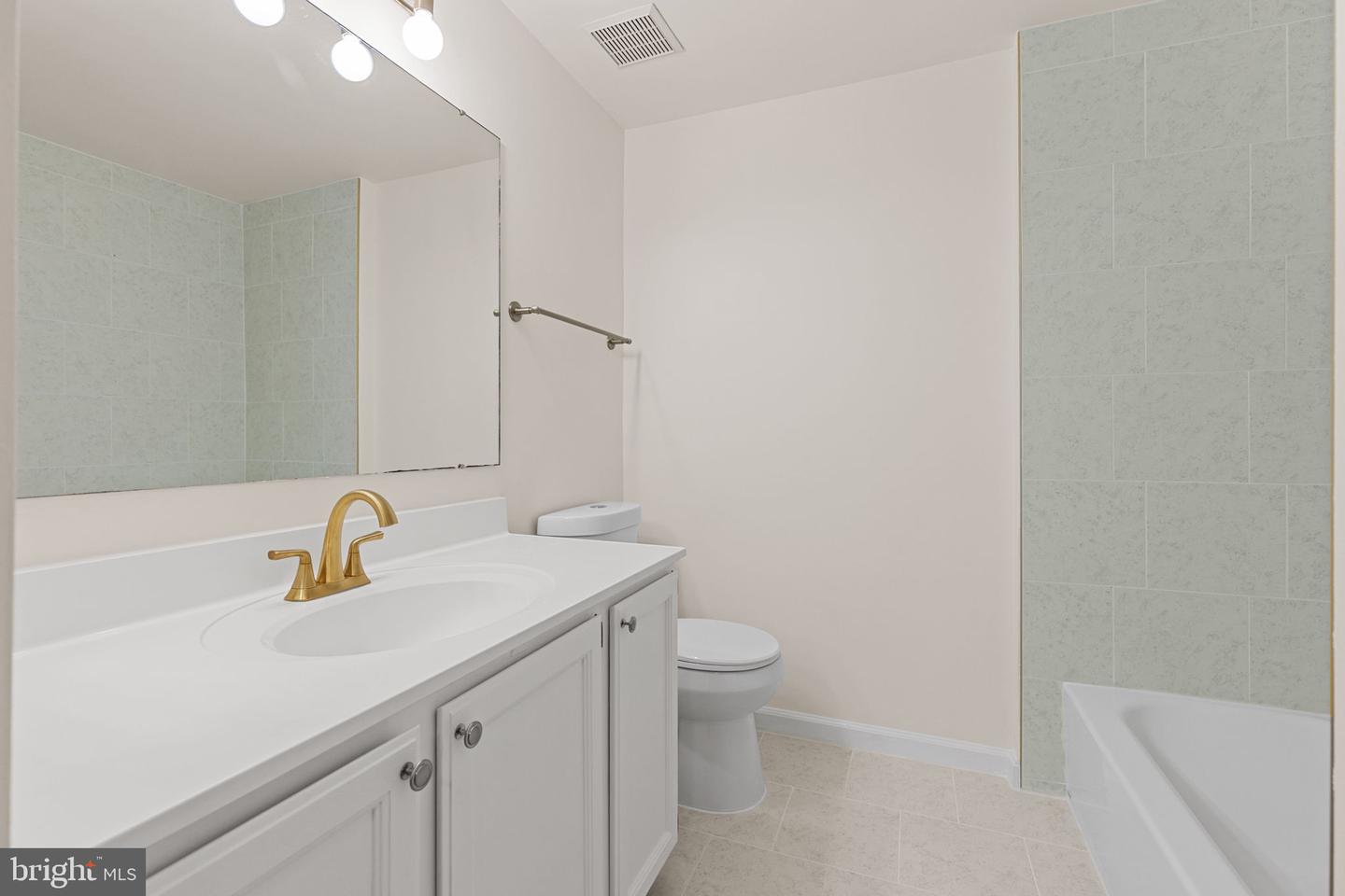 5705 CROATAN CT, CENTREVILLE, Virginia 20120, 3 Bedrooms Bedrooms, ,2 BathroomsBathrooms,Residential,For sale,5705 CROATAN CT,VAFX2255174 MLS # VAFX2255174