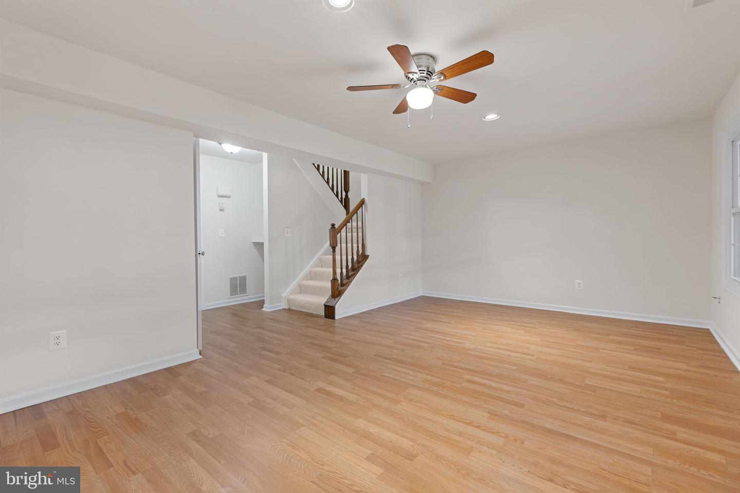 5705 CROATAN CT, CENTREVILLE, Virginia 20120, 3 Bedrooms Bedrooms, ,2 BathroomsBathrooms,Residential,For sale,5705 CROATAN CT,VAFX2255174 MLS # VAFX2255174