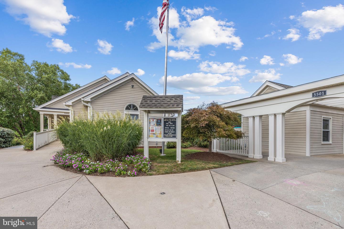 5705 CROATAN CT, CENTREVILLE, Virginia 20120, 3 Bedrooms Bedrooms, ,2 BathroomsBathrooms,Residential,For sale,5705 CROATAN CT,VAFX2255174 MLS # VAFX2255174